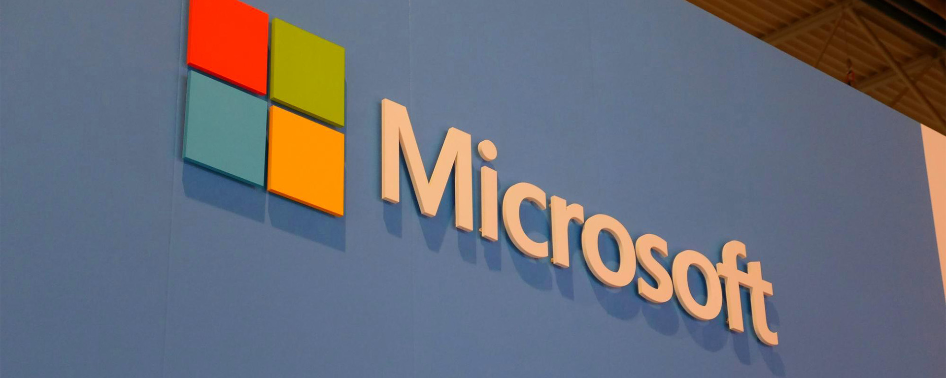 виндовс 10 дата выхода. майкрософт офис. Windows 10 рабочий стол интерфейс. логотип компании майкрософт. Microsoft launches windows.