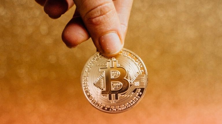 Primeiro deputado europeu a converter seu salário em Bitcoin