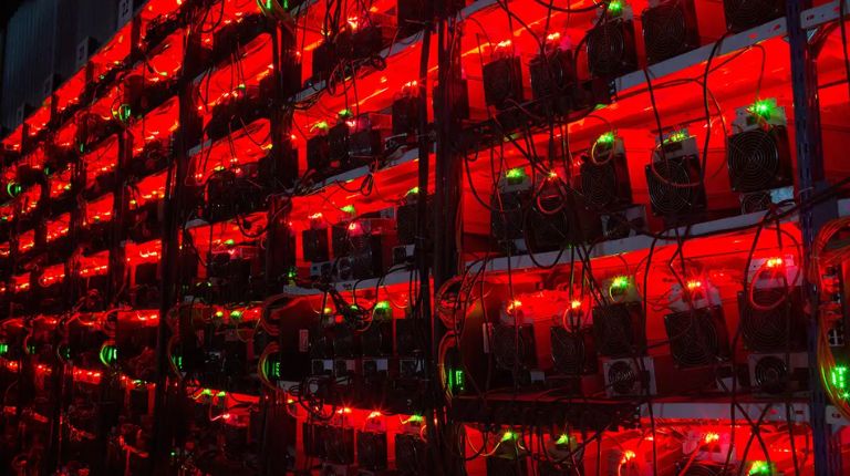 Os maiores mineradores de Bitcoin perderam mais de US$ 1 bilhão durante o crash das criptomoedas