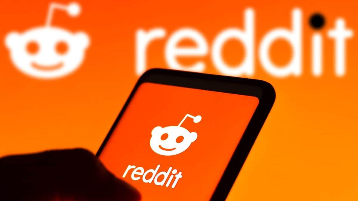 Reddit é acusada de fornecer dados dos usuários para treinamento de banco de dados de IA.