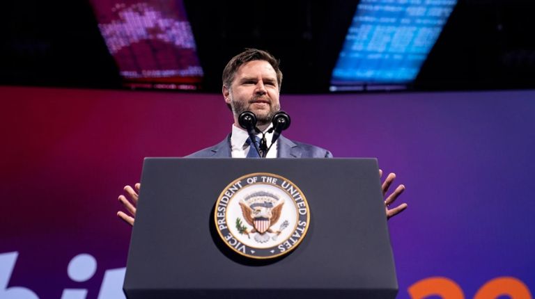 "Bitcoin a caminho dos 100 milhões de usuários", aponta vice-presidente dos Estados Unidos 1 Copia de Contra Capa 95